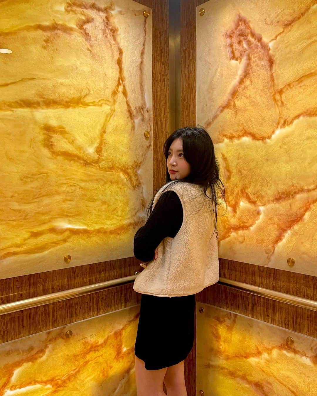 ヘインのインスタグラム：「🖤」