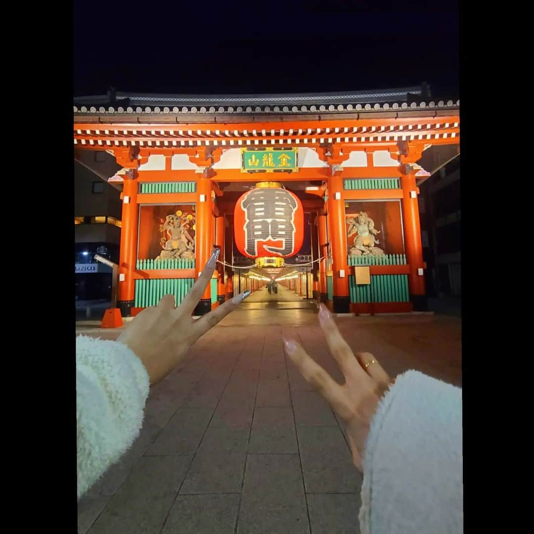 AYUMIKAMISAMAのインスタグラム：「⁡2023⁡ ⁡⁡ ⁡ ⁡⁡ ⁡⁡ ⁡⁡ ⁡ ⁡今年入ってさっそく沢山の⁡ ⁡神様に⁡会ってきました✌️⁡ ⁡ ⁡⁡ ⁡7枚目は#神田明神 のおみくじ⁡ ⁡8枚目は#浅草寺 のおみくじ ⁡ ⁡9枚目は#川崎大師 のおみくじ⁡ ⁡ ⁡#おみくじは引けば引くほど運気が上がるんだって」