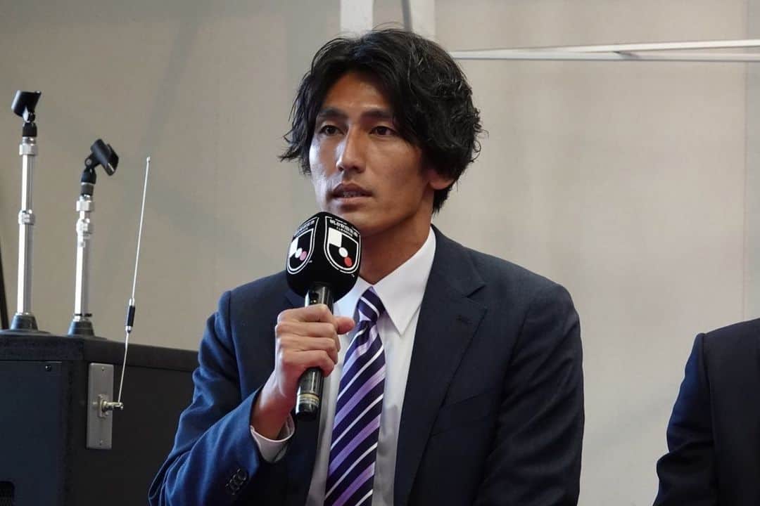 岡西宏祐さんのインスタグラム写真 - (岡西宏祐Instagram)「藤枝myfcでの初TRと新体制発表会があり、今シーズンがスタートしました。  僕自身、初めての移籍ですが新たなチャレンジにワクワクしてます！  藤枝myfcサポーターのみなさんよろしくお願いします！！ 共に戦いましょう！」1月8日 21時00分 - okani0717