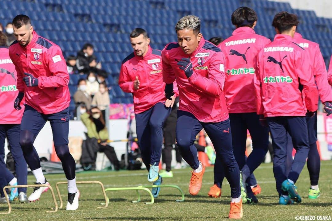 松田陸のインスタグラム：「始動👍  #cerezo #osaka #松田陸」