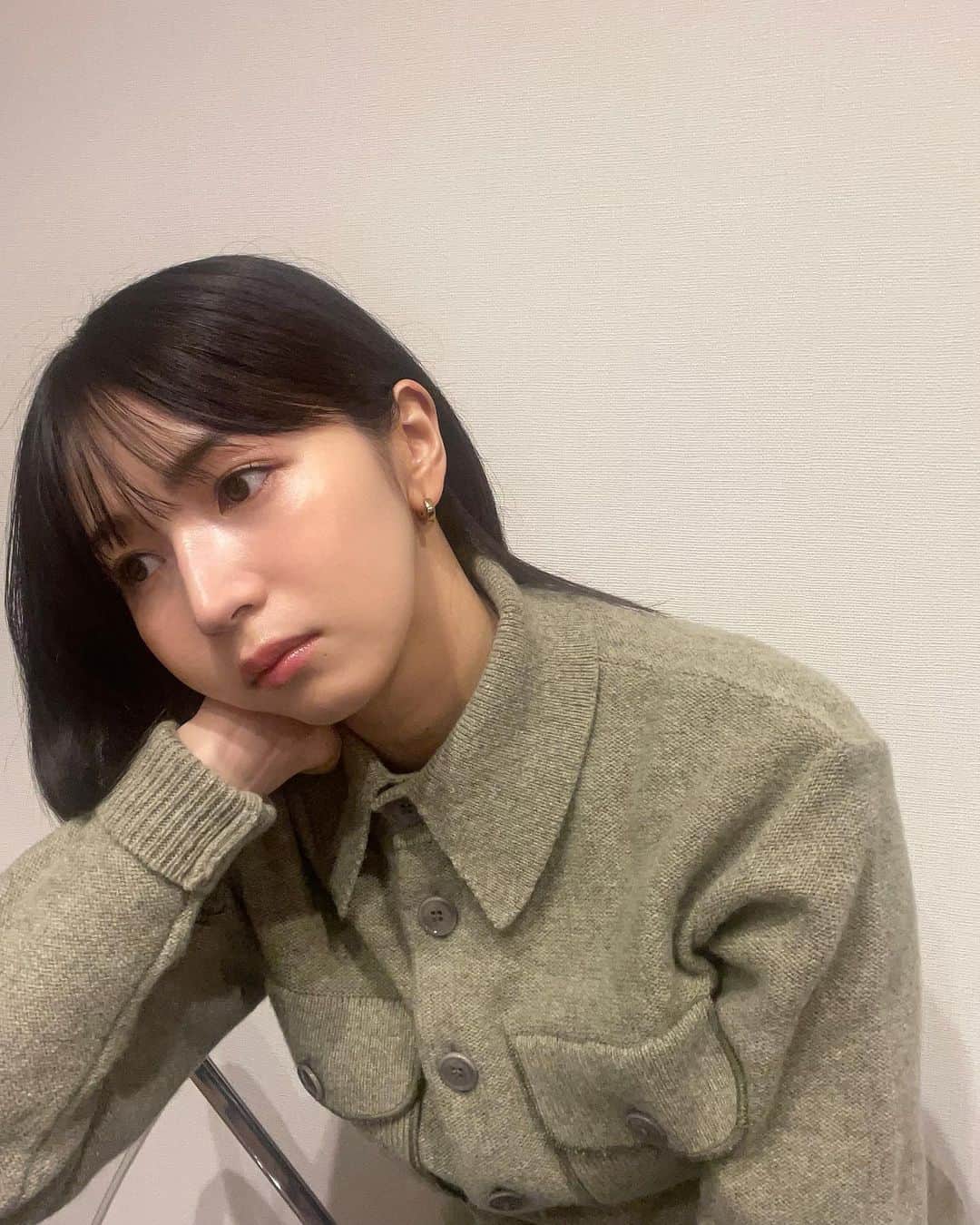 傳谷英里香のインスタグラム：「. 仕事初め、学校初め、したかな？☺︎ ⁡ と思いきや三連休か◯ ゆっくり過ごしてね🎍 ⁡ 改めて、今年も宜しくお願い致します🐇」