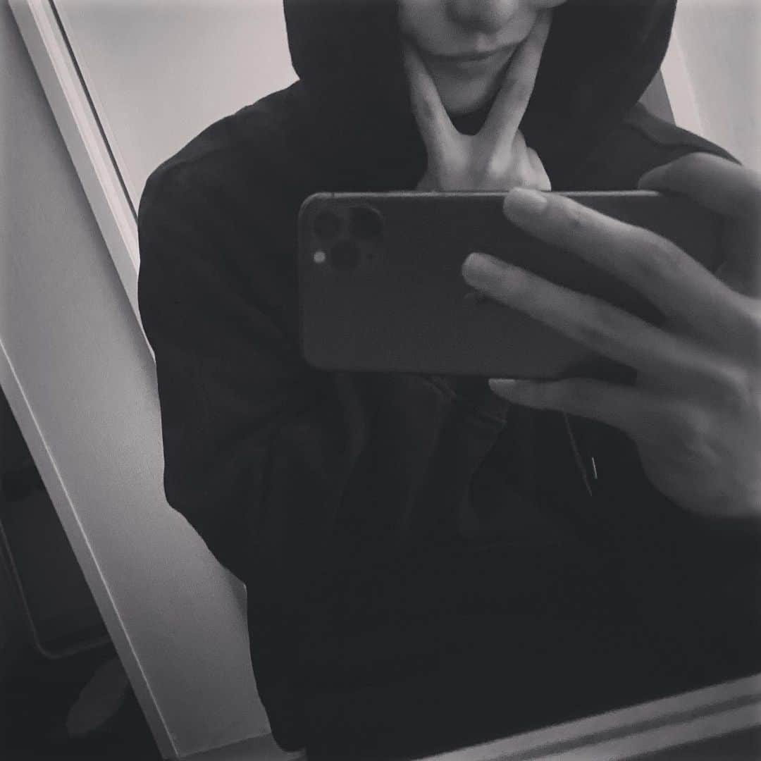 福澤侑のインスタグラム：「ぴーーーす  本日もありがとうございましたたた また明日  #進撃ミュ」