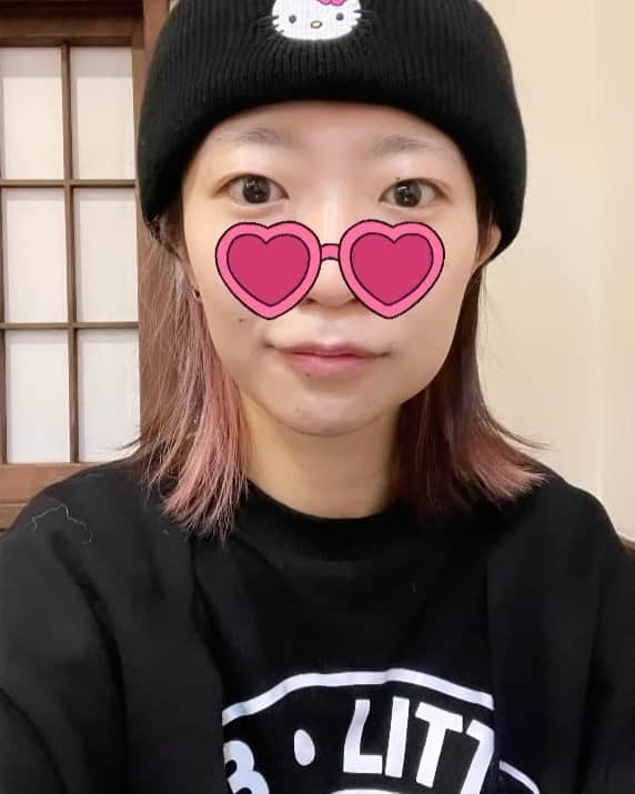 ぱいぱいでか美のインスタグラム：「親知らず抜歯記念 . Twitterにも載せたけど記念に(?)載せときます 向かって右側が抜いた方です！(左の上下) 多分私が行ってる歯医者さんめっちゃすごい めっちゃ上手なお医者さんだ 痛みもほぼなかったし(ロキソニンのおかげもある) 腫れももっとやばいの覚悟したけど この程度ですみました〜 ド正面の自撮りじゃないけど 普段の輪郭も置いておきます👶🏻✨ 右側の上下も残ってます(地獄) . #親知らず #抜歯 #でか美ちゃん」
