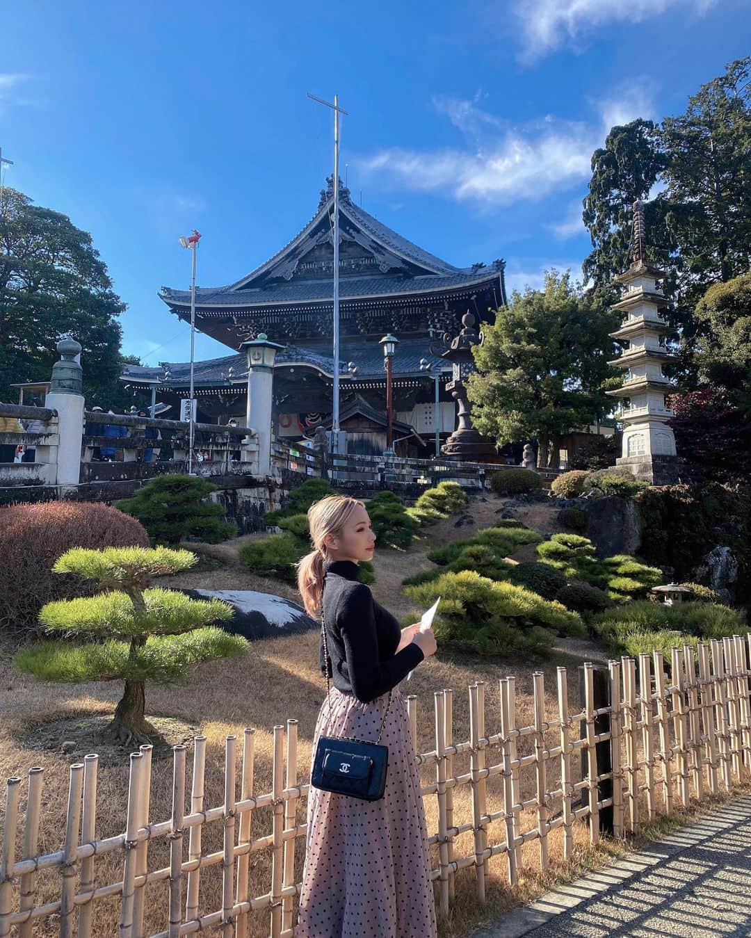 ぽょ姫のインスタグラム：「初詣⛩ ⁑ 豊川市にある #豊川稲荷 📍 愛知県豊川市豊川町1番地 #砥鹿神社 📍愛知県豊川市一宮町西垣内2 神社とお寺に行ってきました✨ 限定の美しい御朱印もいただきました🐰  皆様にも、神様のご利益がありますように  #御朱印 #御朱印帳 #御朱印巡り #御朱印ガール #御朱印スタグラム #御朱印スタグラム #御朱印好きな人と繋がりたい #御朱印帳デビュー #御朱印女子 #御朱印集め #限定御朱印 #御朱印部 #御朱印ギャル #兎 #兎年 #神社仏閣 #神社仏閣巡り #神社仏閣好きな人と繋がりたい #神社仏閣巡り」