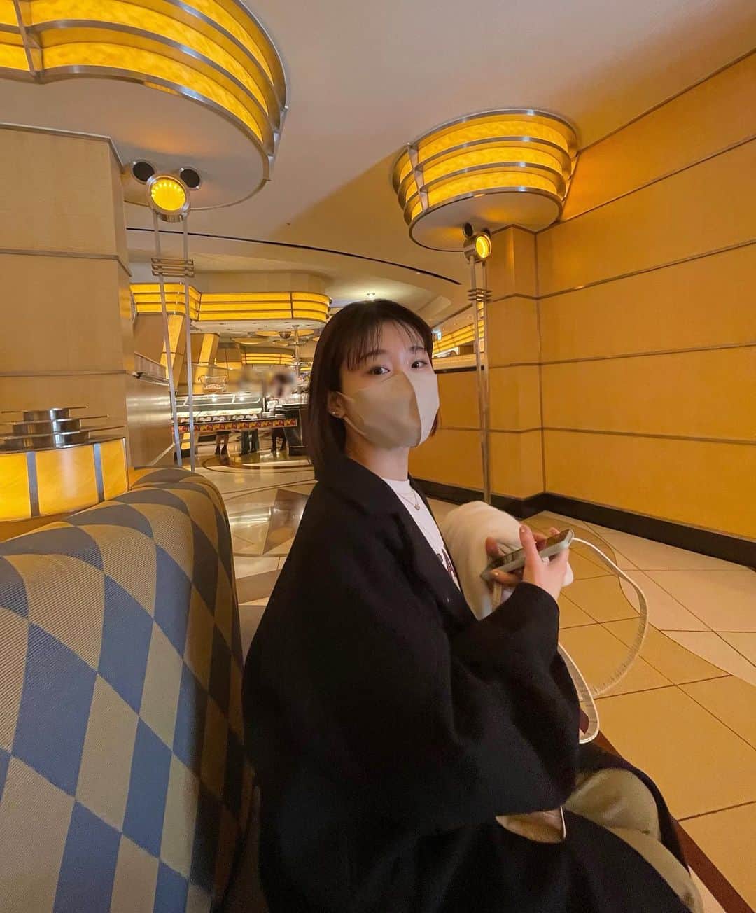 のインスタグラム：「去年の写真🤳  お正月は母も仕事で忙しかったので実家に帰れなくて家でのんびり年越ししました でも自分でお雑煮作ったり年越し蕎麦も作って食べたよ😆  あ、事務所に年賀状送ってくださった皆さまありがとうございます！ 無事受け取りました！  今年は乗り越えなければいけないことが沢山あるかもだけど心しっかり前を向いて過ごしていきたいと思います！」