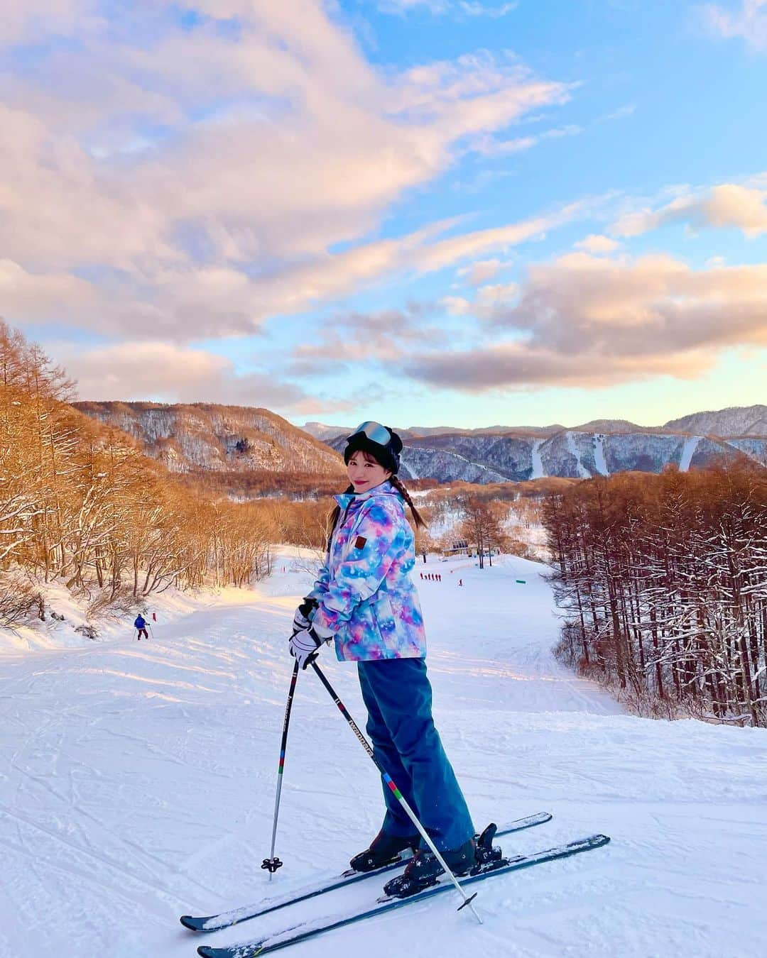 河西智美さんのインスタグラム写真 - (河西智美Instagram)「20年ぶりにスキー⛷した！！  みなさんはお正月何して過ごしましたか？？🎍✨」1月8日 16時43分 - chiyu3u