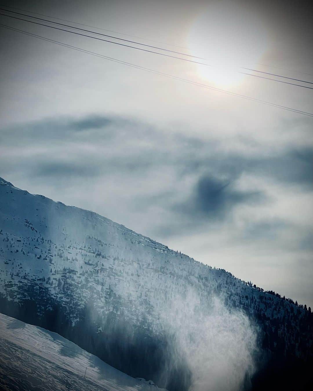 アイモリチリィのインスタグラム：「#morning #snow #alpi」