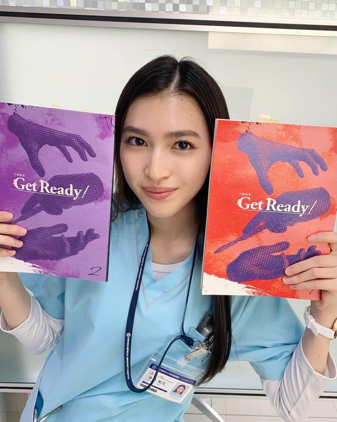 長見玲亜のインスタグラム：「お久しぶりですー！そしてあけましておめでとうございます⛩🎍  2023年もよろしくお願いします！  今夜21:00から放送の日曜劇場『Get Ready』に台場虹江🌈役で出演します✨  ぜひみてください！！  #日曜劇場 #getready」