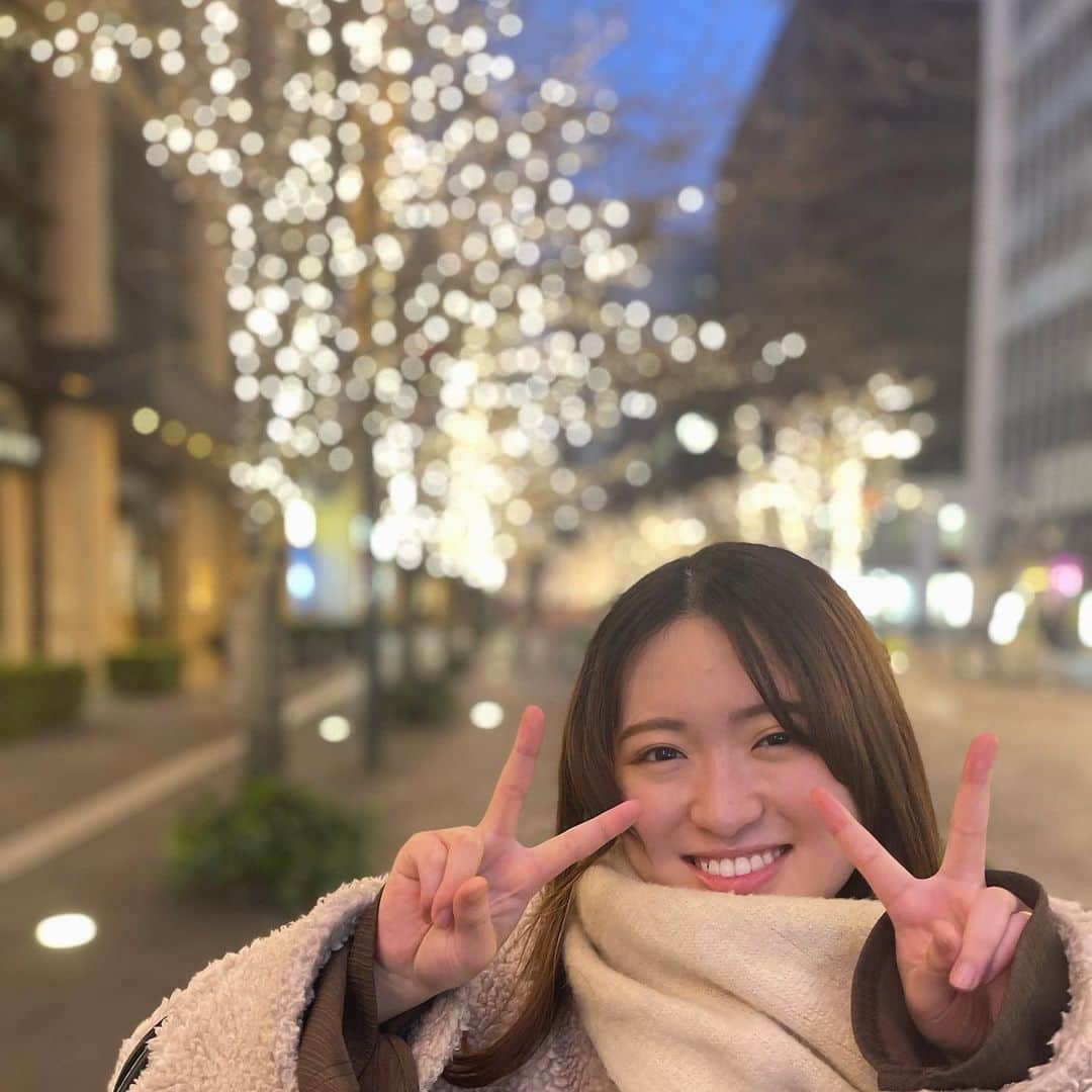 はるあんのインスタグラム：「22歳になりました！  今年はもっと羽ばたくぞ〜！と目標をたてたので😆 チャレンジ精神たっぷりに頑張りたいと思います！！  みなさんどうぞよろしくお願いします♡  #去年とおんなじコート #🤣」