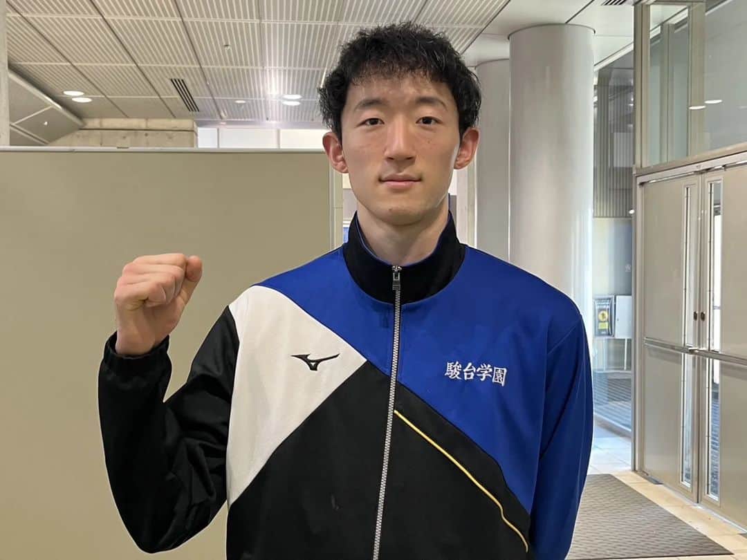 TBSバレブーさんのインスタグラム写真 - (TBSバレブーInstagram)「. #春高バレー 最終日🏐 男子決勝は #鎮西 (熊本) vs #駿台学園 (東京)🔥  フルセットまでもつれる大激戦の末、駿台学園が逆転で6年ぶり2度目の優勝を果たしました🏆  惜しくも敗れた鎮西は2年連続の準優勝🥈  両選手のみなさん感動をそして、たくさんの興奮をありがとうございました😭本当にお疲れ様でした！！」1月8日 20時24分 - tbs.volleyboo