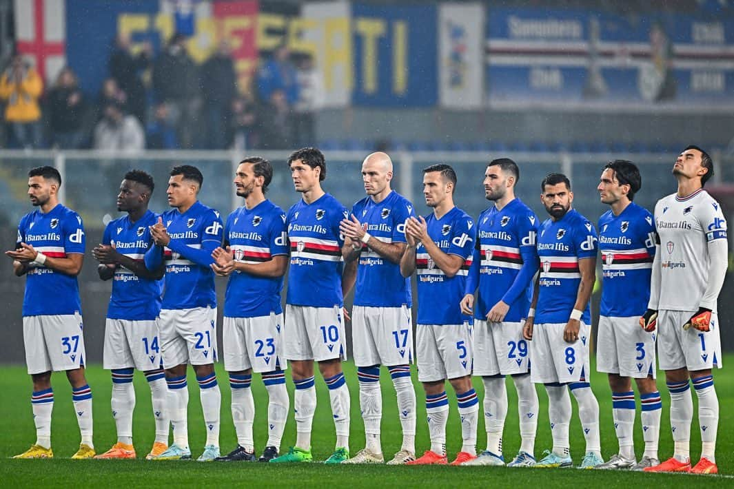 エミリオ・アウデロのインスタグラム：「Oggi ancora di più, FORZA SAMPDORIA! 🔵⚪️🔴⚫️⚪️🔵」