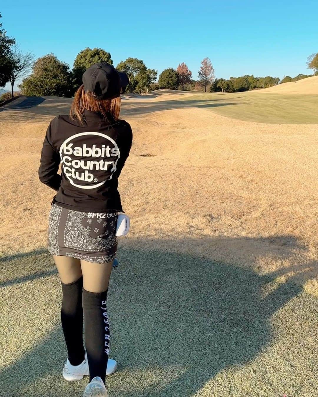 ひちゃんさんのインスタグラム写真 - (ひちゃんInstagram)「やっぱり天気が良い日のゴルフはさいこー⛳️✨でも前半はグリーンが凍ってるくらいカチカチで難しかった😣」1月9日 7時02分 - hichan_golf