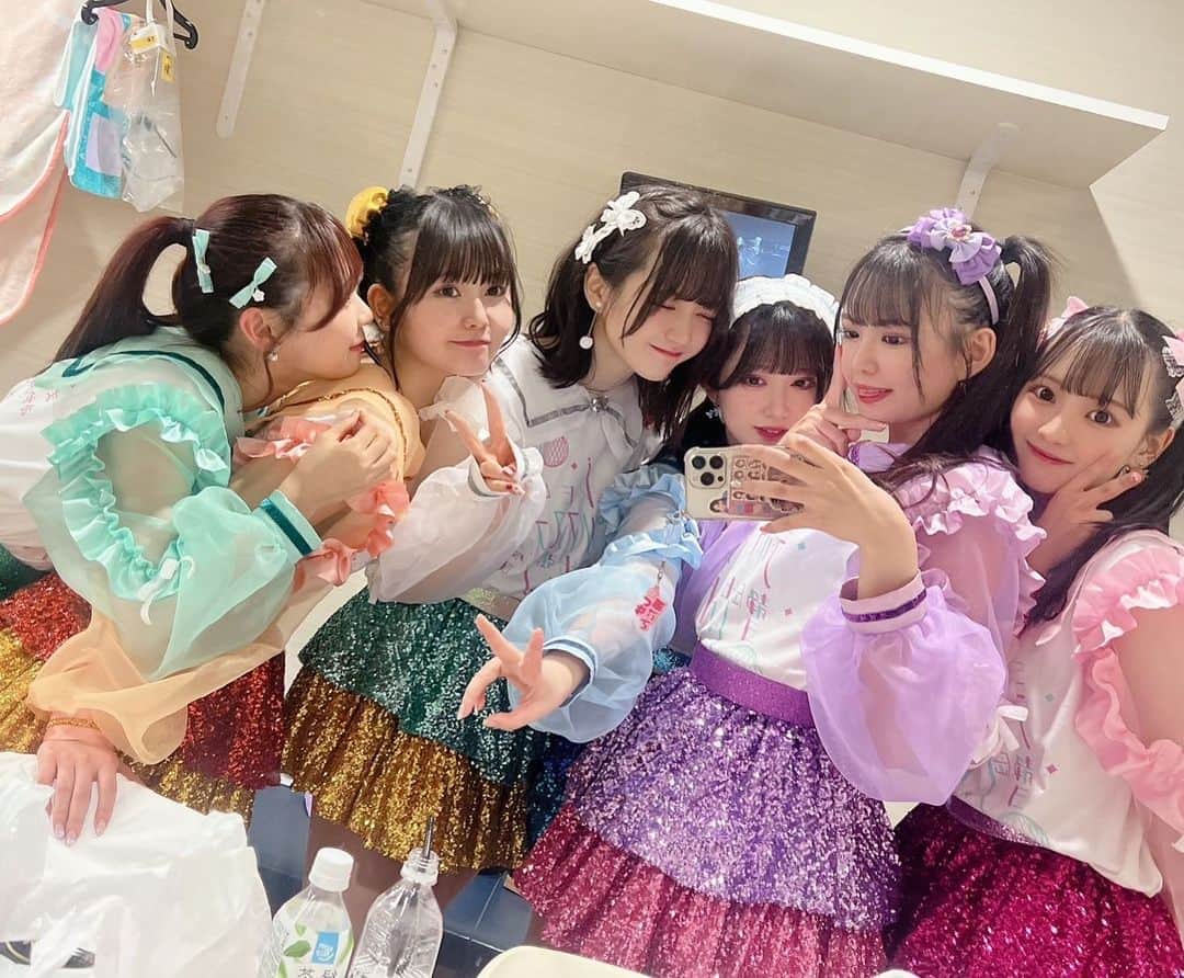 浅井裕華のインスタグラム：「だいすきプリマちゃん🤍💜💗💙🧡💚#プリマステラ」