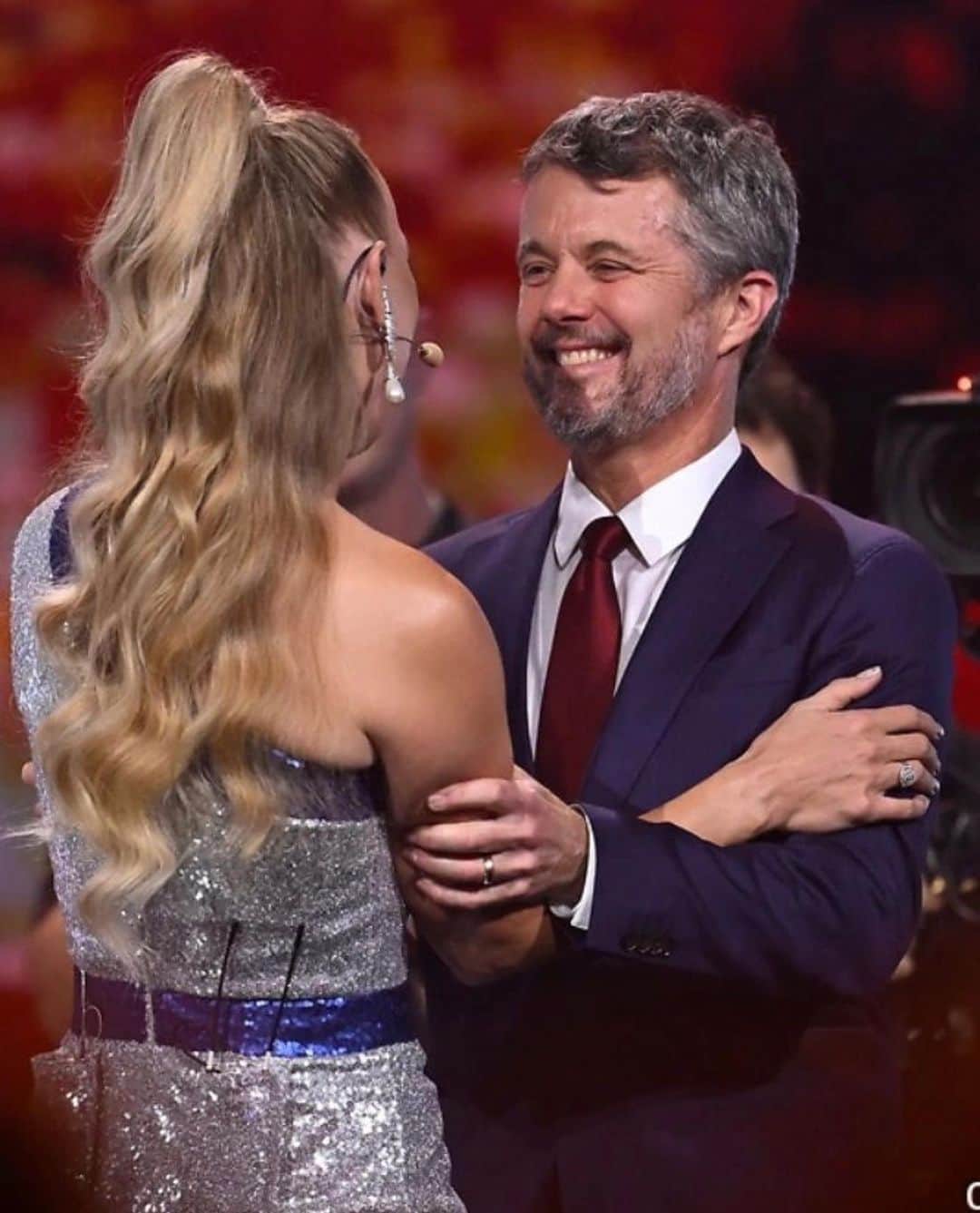 CarolineWozniackiさんのインスタグラム写真 - (CarolineWozniackiInstagram)「A very special night hosting the Sport 2022 gala, a celebration of all sports in Denmark. I was also very honored to be inducted into the Danish Sports Hall of Fame and receive the award from HRH Crown Prince Frederik.  What a night! Thank you for all the support!🇩🇰  📸 Lars Møller 👗: @jesperhovring」1月9日 0時57分 - carowozniacki