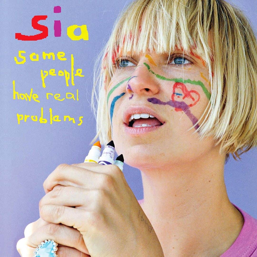 シーアのインスタグラム：「❤️ 15 years of Some People Have Real Problems - Team Sia」