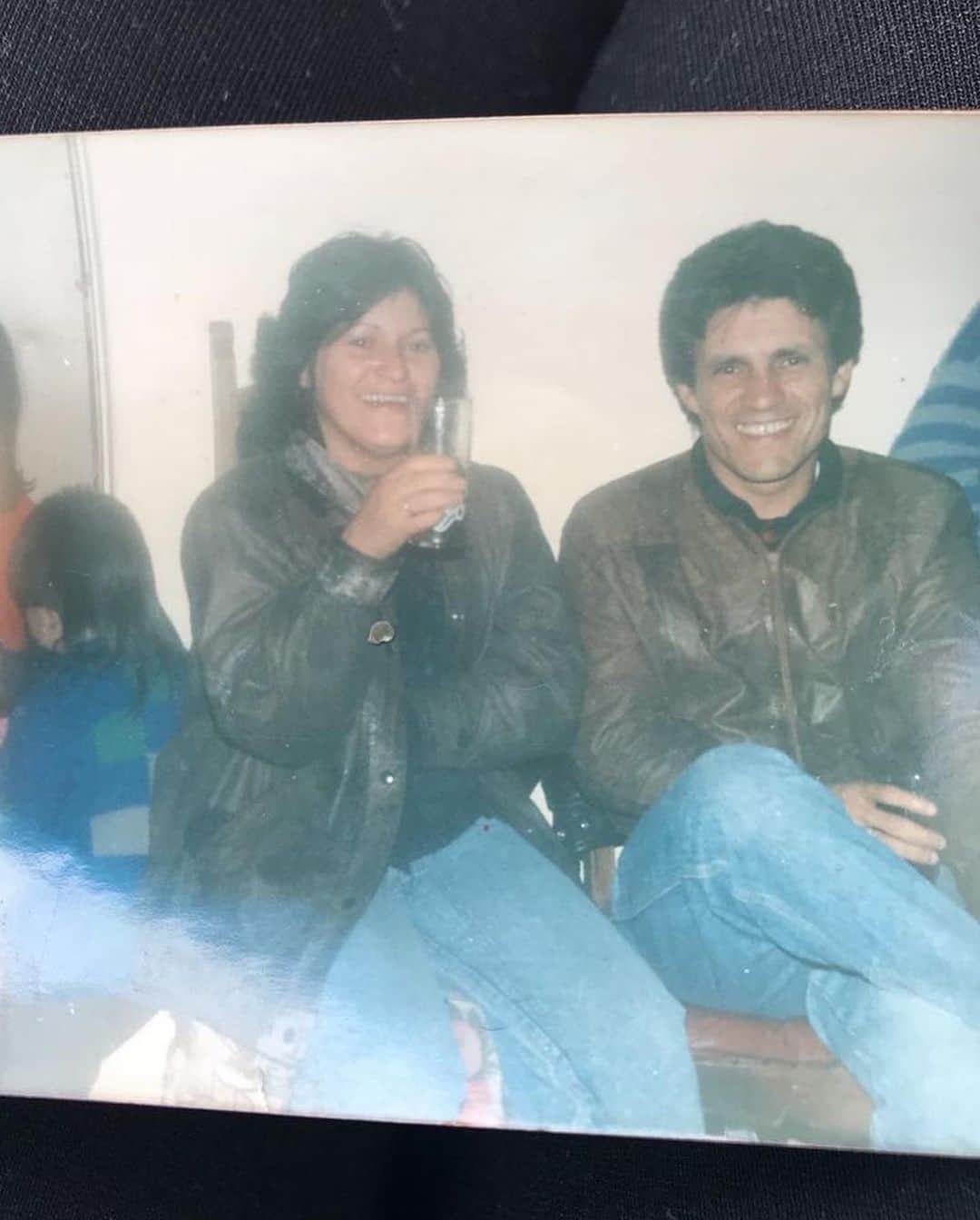 ガリー・メデルさんのインスタグラム写真 - (ガリー・メデルInstagram)「Feliz cumpleaños madre 🥳 te amo mucho y ojalá tenerte por mucho tiempo a nuestro lado 💝👵🏼🎂   #happybirthday  #viejitaquerida😍  #teamomucho❤」1月9日 3時28分 - gary_medel17