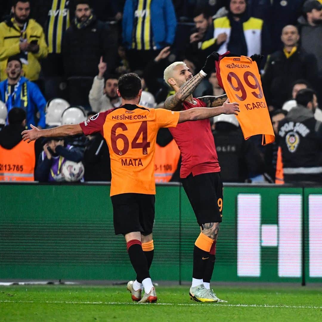 フアン・マタのインスタグラム：「Proud of my team: GALATASARAY ❤️💛🦁 #ALLTOGETHER」