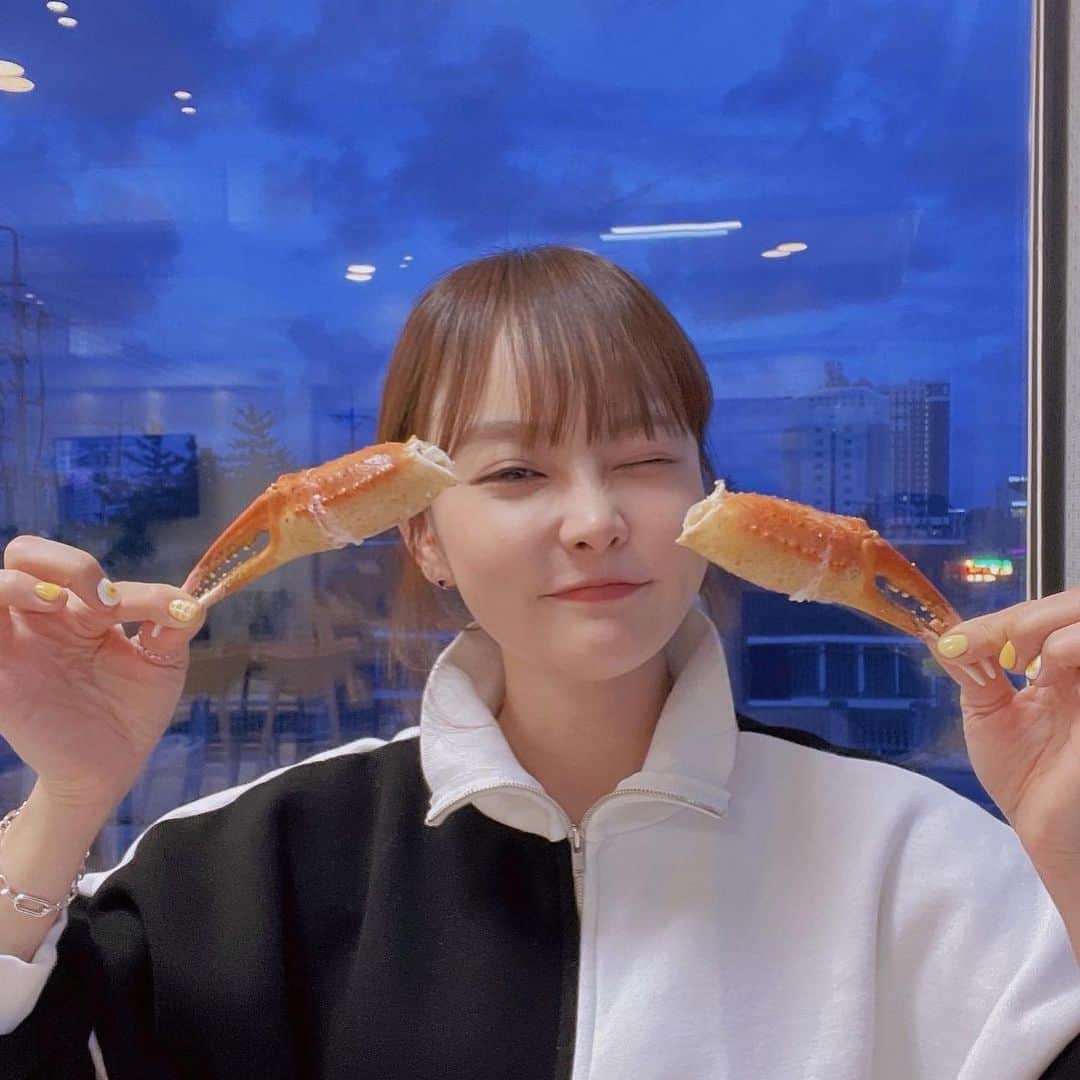 ハ・ウンジンのインスタグラム：「⠀ 먹고싶9🦀 가9싶9🚗 그래서 그냥 추억82💭 #20220414」