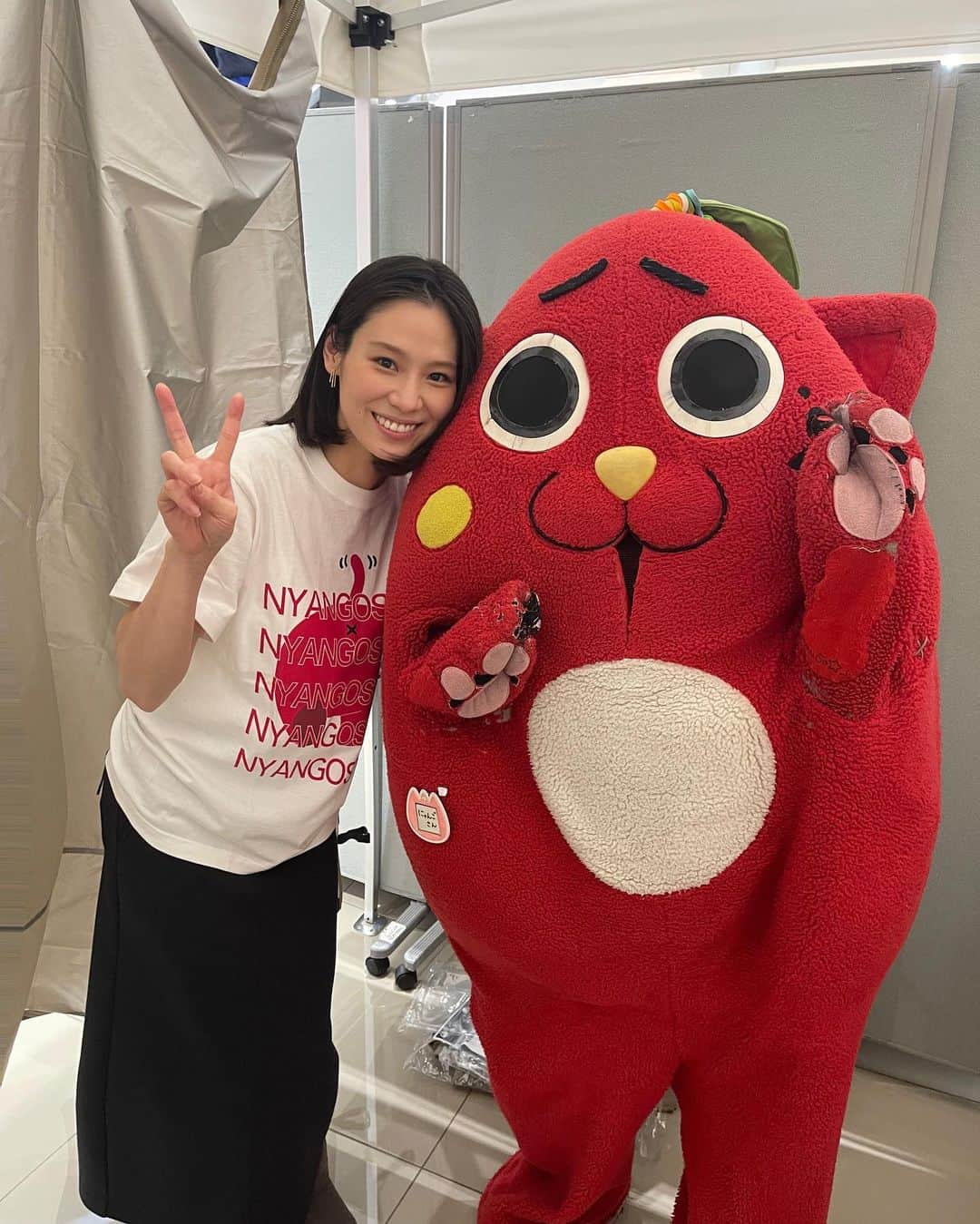 工藤采佳さんのインスタグラム写真 - (工藤采佳Instagram)「にゃんごすたーさんの新春ドラムショー イオンモール土浦とイオンモールむさし村山と、 2日間、司会を務めさせて頂きました🎤✨  新年早々素晴らしいショーを間近で観ることが出来て、 感無量でした(*^^*)ありがとうございました！  新春ということで、 今回かなりハードなセトリだったようで、 ヘトヘトになってるにゃんごさんもまた可愛いかったです🐱♡ またご一緒出来ますように(❁ᴗ͈ˬᴗ͈)✨  #にゃんごすたー #新春 #ゆるキャラ#青森 #イオンモール土浦#イオンモールむさし村山  #ドラム#感動#お仕事#MC#司会#仕事始め」1月9日 16時40分 - kudo__ayaka