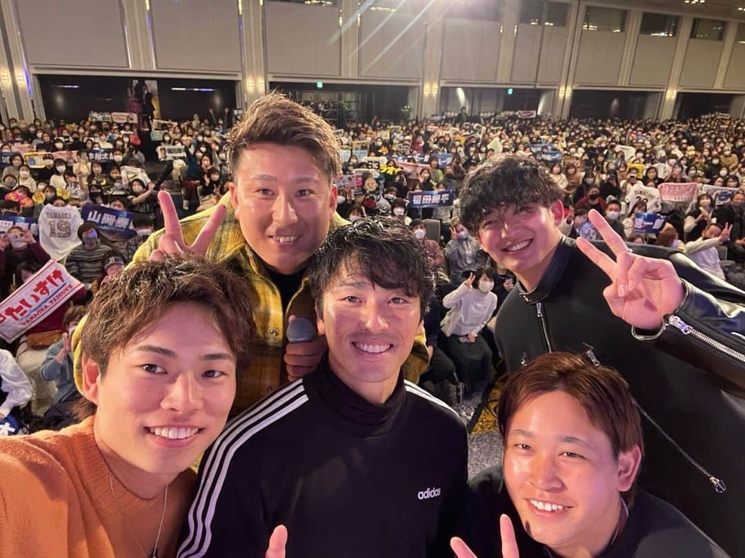 山岡泰輔のインスタグラム：「⁣ ⁣ ニューオオタニトークショー今年もありがとうございました😭😭⁣ 去年よりも沢山の方に来ていただいてとても嬉しかったです🙇‍♂️⁣ ⁣ また来年も出来る様に頑張ります⚾️⁣ ⁣ #オリックスバファローズ #ニューオオタニ大阪 #トークショー」