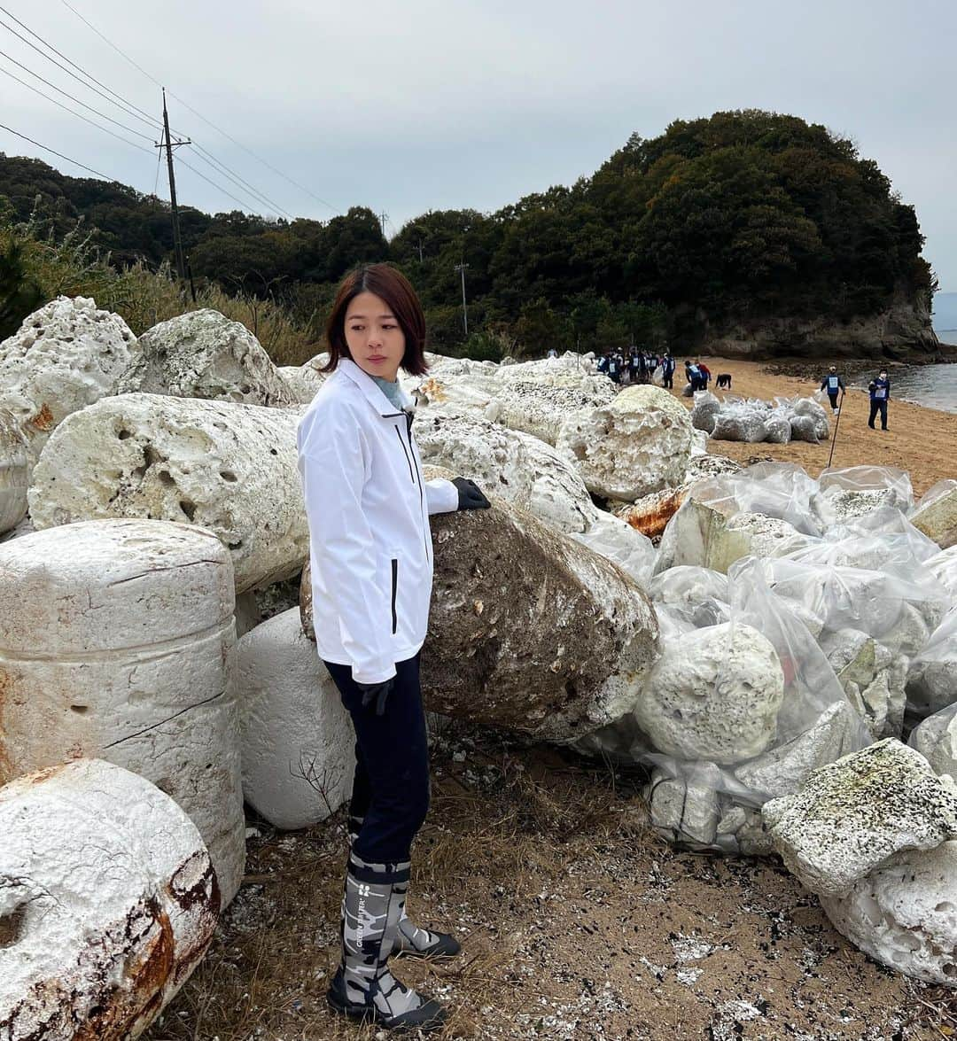 渕上沙紀さんのインスタグラム写真 - (渕上沙紀Instagram)「【特番のお知らせ】  『瀬戸内から世界へ 〜阿多田島海ごみ一掃作戦〜』 明日、10日9時55分からの放送です。  阿多田島の海を綺麗に✨ 私も清掃活動に参加してきました😊 ぜひご覧ください！！  #阿多田島 #海#特番」1月9日 11時41分 - saki_fuchigami