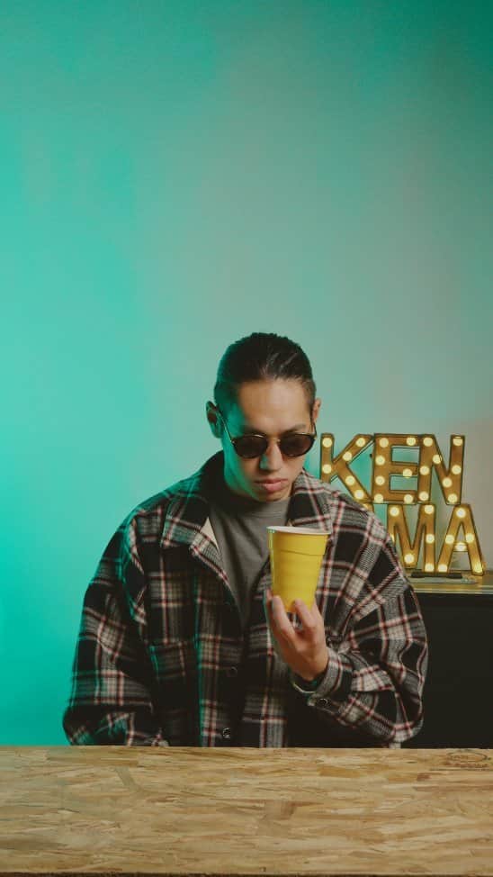 Hiroki Iijimaのインスタグラム：「⬇ 🥤 #kendamacups [ LEVEL2 ] . 💥 少しだけ難しくしました！ Level1と混ざらないようにチャレンジしてみて💪🏻 . 💯 出来た人は #kendamacups & @zoomadanke_iji 付けて投稿して欲しい！ ・ ・ ・ #けん玉 #kendama #01heads #zoomadanke #kromkendama #Xperiaアンバサダー」