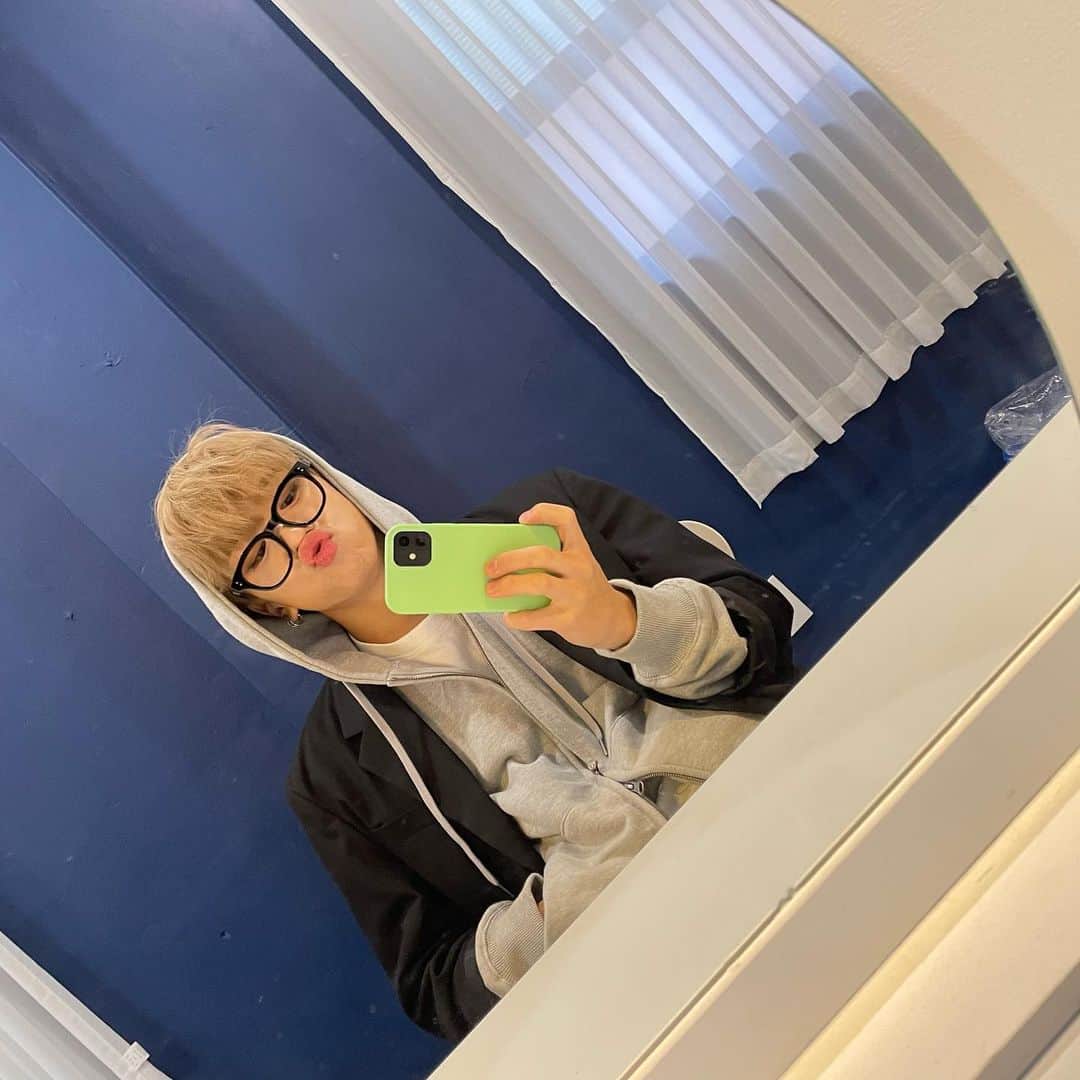 のインスタグラム：「😚😯」