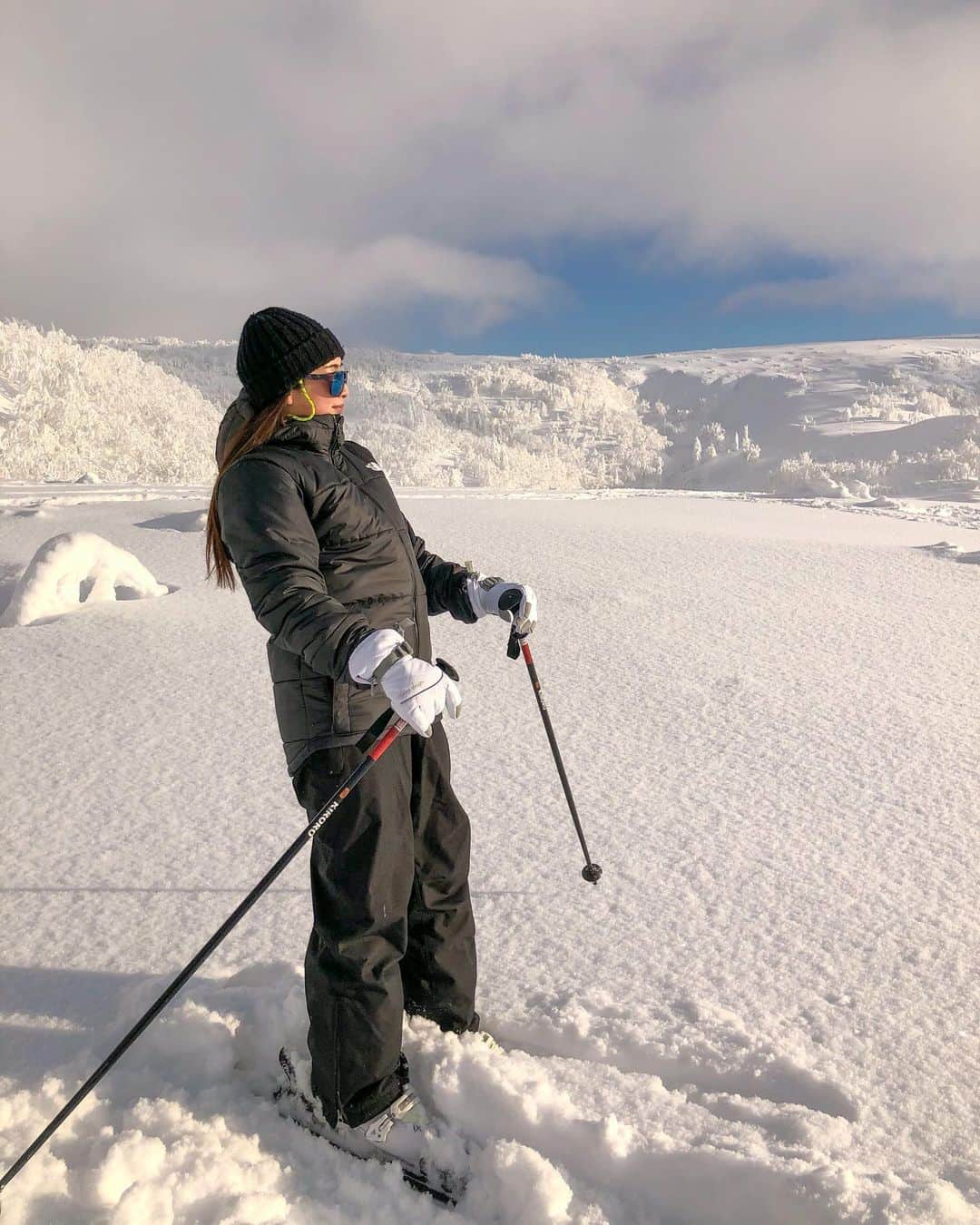 田本詩織のインスタグラム：「家族スキー⛷ リバプールで買った今季1番のお気に入りのノースフェイスダウンと共に❤️」