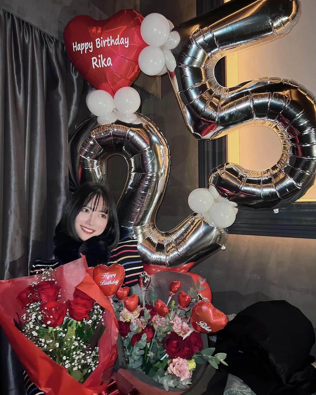 RIKAのインスタグラム：「みなさんお久しぶりです🐇 8月にこのアカウントが消えてから時間がすぎ25歳になったり年が明けたりしました。😃 新アカウントつくってたのでそちらもフォローしてね☺️ ▷ @newrikapanda 💕  とりあえず急すぎるし当たり前に諦めてたから戻ってこれて嬉しい❤️‍🔥新アカウント見つけられてなかったフォロワーさんすごい多い🥺そりゃそだよね🥺笑」