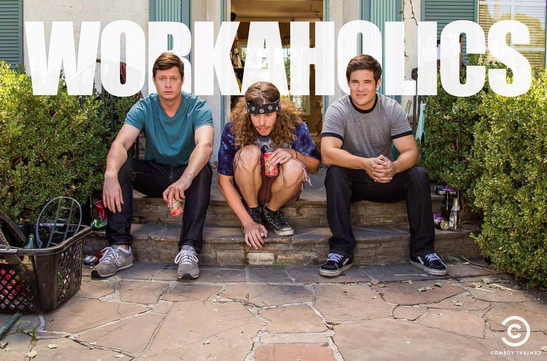 アダム・ディバインのインスタグラム：「Welp, Paramount + decided to cancel the Workaholics movie. Obviously, this news is the loosest butthole. We were supposed to begin filming in 5 weeks! P + told us we don’t fit their new “global” strategy…We are deeply butt hurt about this decision because we were so excited to bring the weird one last time. I’m butt hurt that I don’t get to work with my best friends again. I’m butt hurt for the fans, and I’m butt hurt for our loyal crew, and other cast members who are now going to have to scramble to find new jobs. We are out to other streamers, and hopefully we will get to make this insanely fun movie somewhere else. Tomorrow tune into our podcast @podimportant to hear us talk about it. As always, take it sleazy, and I’m out. -Demamp」