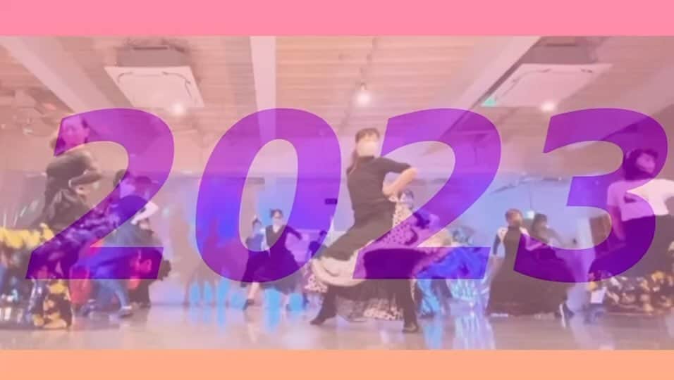 大真みらんのインスタグラム：「2023/1/2 の記録📹📝✨🌅 お正月特別シアタークラス @bdctokyo #bdctokyo  何度観ても👁👁…… 掛け声で笑ってまう🤣笑 全くもって男役が抜けてないぃ〜 ってか声出しに気合い入れ過ぎ💦 #しあたーだんす #だんす  #シアターダンス #jazz  #宝塚 現役時代の#ベルばら  公演フィナーレ　#薔薇タン 場面で オラオラ…掛け声出しまくっていた頃を思い出す。。。 しかし 『いやっほぉ〜い！』…って なんや⁉️ いやぁ〜参った笑」
