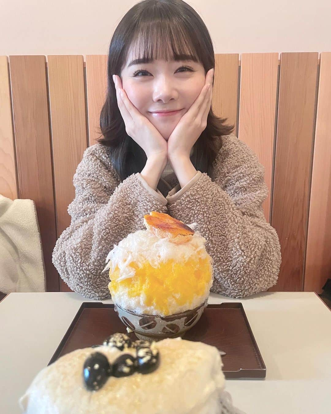 鶴見萌さんのインスタグラム写真 - (鶴見萌Instagram)「今年もmamatokoさんで氷初め🍊  食べた氷をちゃんと載せたい2023  #氷舎mamatoko #かきごおりすと #鶴見萌飯テロ部 #鶴見萌 #虹コン」1月9日 18時30分 - tsurumi_moe