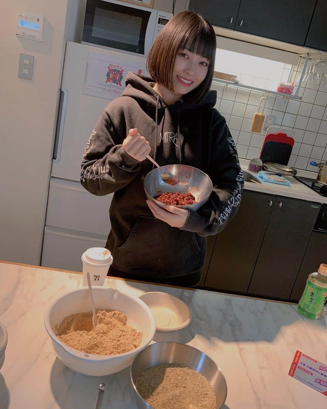のインスタグラム：「なにたべたい？  #滝口ひかり #takiguchihikari #wyenra #ゑんら」