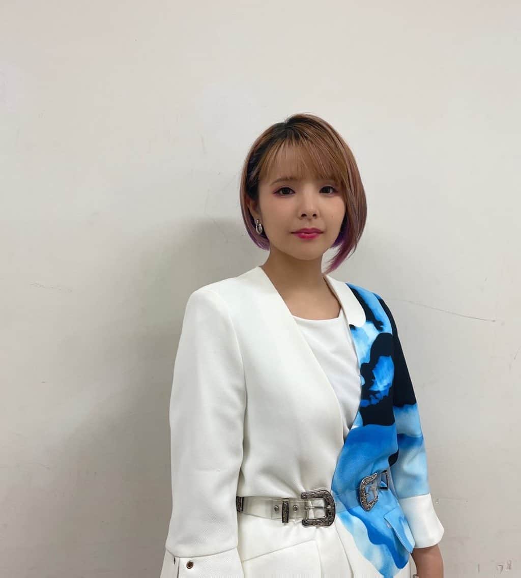 のインスタグラム：「新成人の皆様 おめでとうございます㊗️🎉☺️  あなたのその夢と希望で 自分だけの未来図に色づけていってね。  #2023年 #新成人 #おめでとう #nanami」