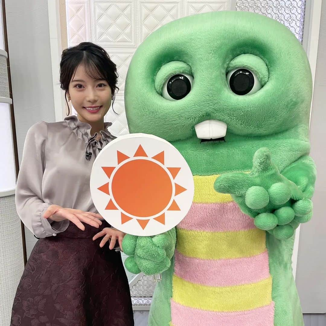 フジテレビ「プライムニュース イブニング」さんのインスタグラム写真 - (フジテレビ「プライムニュース イブニング」Instagram)「あすも関東は晴れますが、強い北風が吹き荒れます。マフラーや手袋で最大限の防寒対策をしましょう！  #ソラよみ #竹俣紅 @benitakemata_official #ガチャピン　@gachapin_official #天気 #お天気 #イット」1月9日 20時22分 - livenews_it