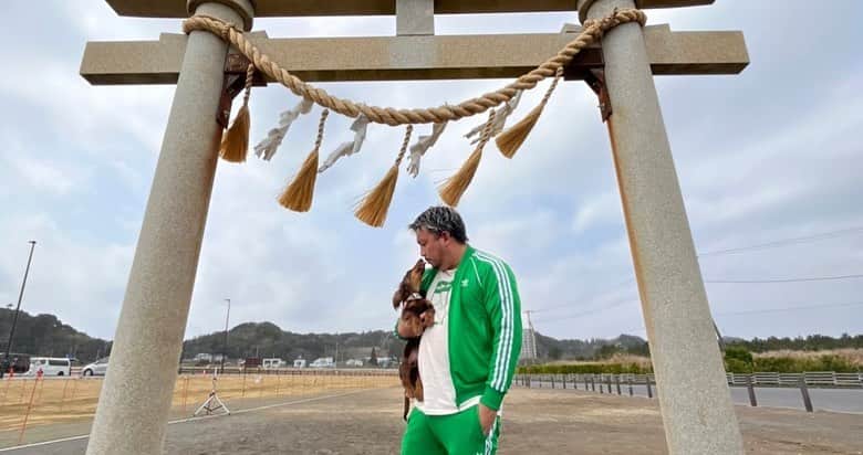 世界のアディ男さんのインスタグラム写真 - (世界のアディ男Instagram)「ワールドカップが終わって、格闘技が終わって興奮が減ったし、外寒いのヤダし😨  そーだ、来週は沖縄へいこう。  実は沖縄でもバーやってます‼️  #アディ男　#ワールドカップ」1月9日 21時01分 - sby_adio