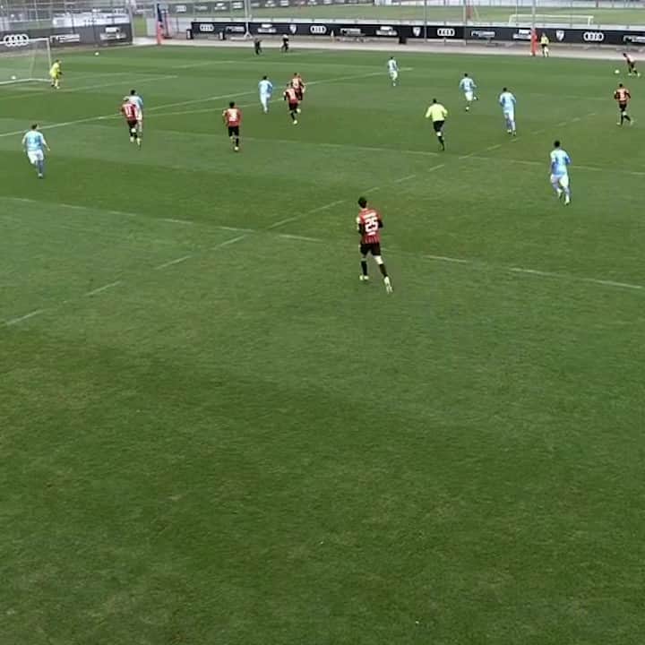 FCインゴルシュタット04のインスタグラム：「4️⃣ Treffer auf Trainingsplatz 4️⃣ Die #Schanzer Tore vom Test gegen @chemnitzerfc! ⚫🔴 . . #Schanzer #schanzerdassindwir #Schanzerfürimmer #Ingolstadt #FCI #FCIngolstadt #soccer #fussball #football #futbol #Liga3 #DritteLiga #3Liga #fu3ball #testspiel #winterpause #wintervorbereitung #FCICFC #chemnitzerfc #chemnitz #highlights #testspieltore @rico_preissinger @mrbutler09 @22calvin @max_dittgen17」