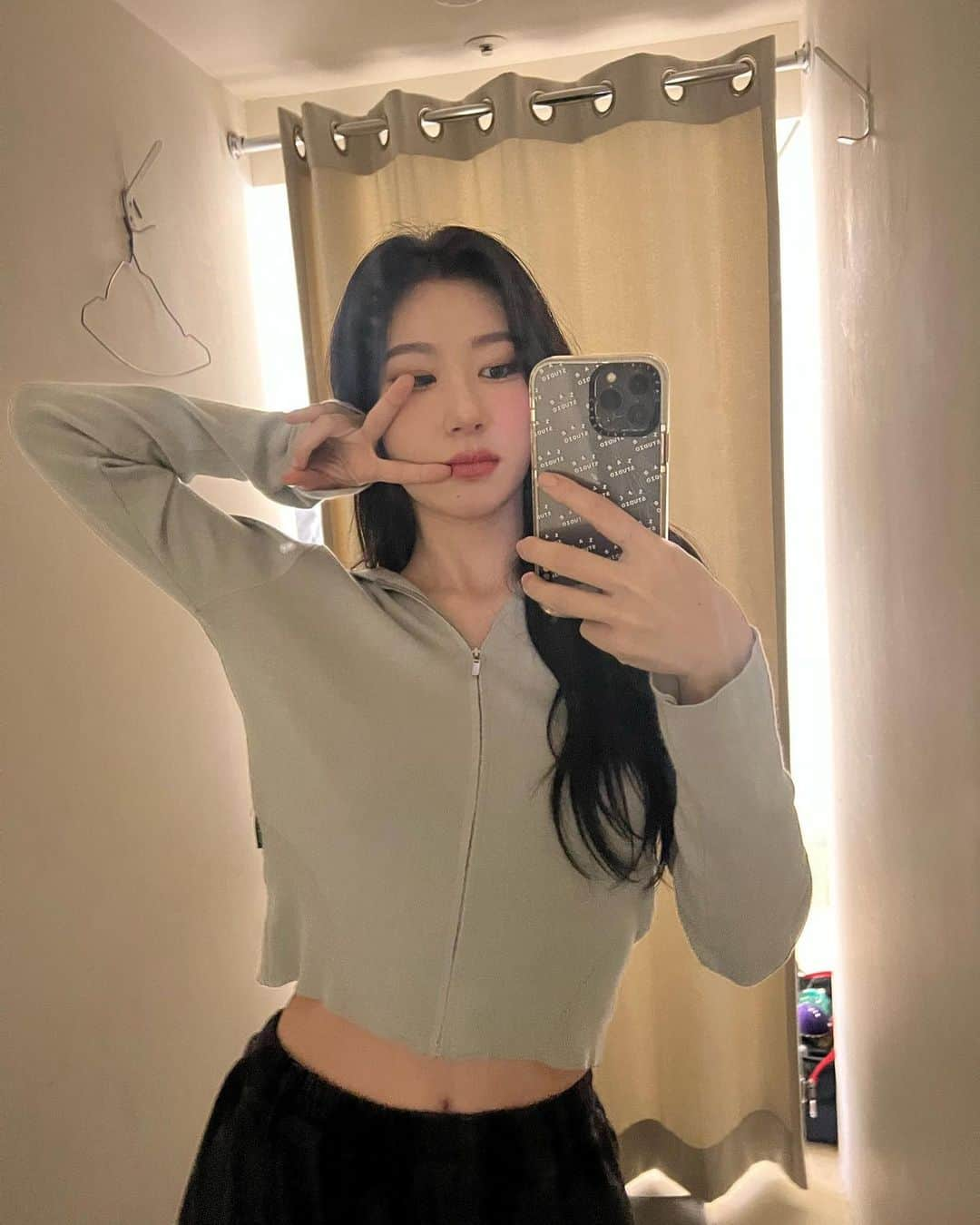 チェリョンさんのインスタグラム写真 - (チェリョンInstagram)「goodnight midzy 🖤」1月9日 23時19分 - chaeryeongs.itzy