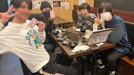 高橋健介さんのインスタグラム写真 - (高橋健介Instagram)「健介軍団新年会！  今年も宜しくお願いします！  お年玉チャレンジの結果はいかに！？  #健介軍団 #高橋健介 #井阪郁巳  #ゆうたろう #田村心」1月9日 23時50分 - kensukeaogaku