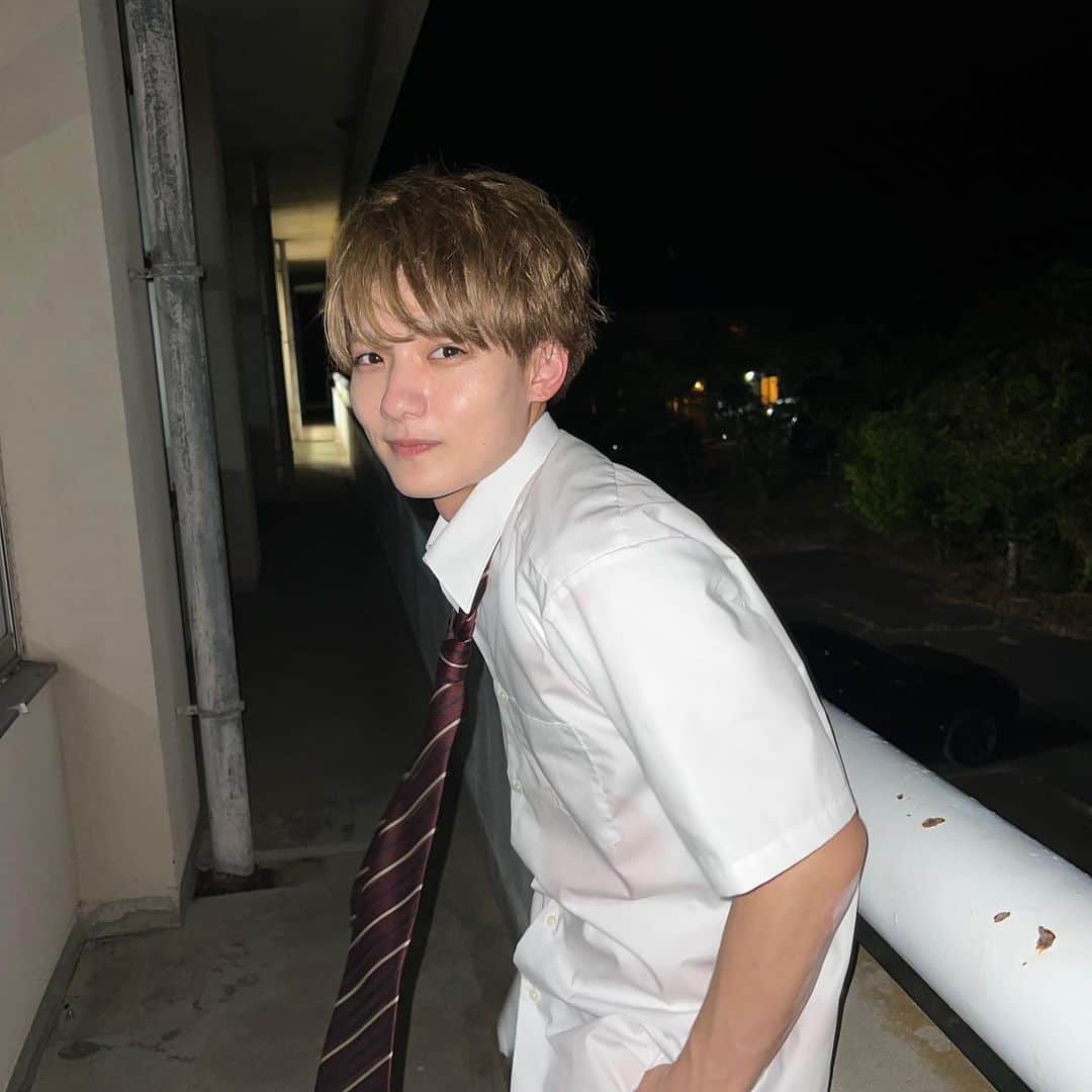 日之出莉久のインスタグラム：「㊗️ 本日で22歳になりました！ まだまだ元気で若々しくいられるように頑張ります🧏‍♂️」