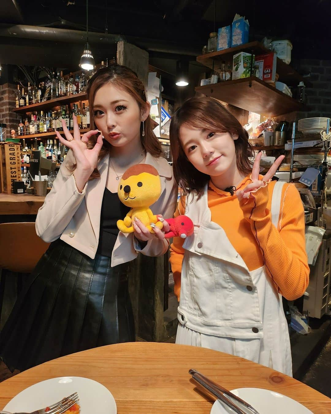 テレビ大阪 宣伝部のインスタグラム：「ゆうちゃみ＆川口葵 フォトジェトリップ in Tokyo」いかがでしたか❓  番組で紹介しきれなかった #ゆうちゃみ #川口葵 撮影の #フォトジェ写真 は #テレビ大阪 番組公式HPに掲載中❣ 番組公式TikTokでは２人のオフショットシーンなどを公開中❣ 是非チェック✨  #映えスポット #バンジーフィットネス #シカゴピザ #フォトジェアート #夜パフェ」