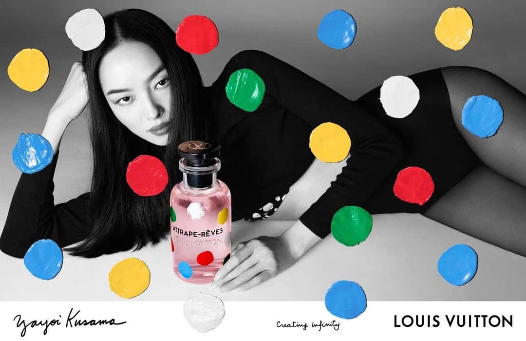 フェイフェイ・サンのインスタグラム：「@louisvuitton x #yayoikusama campaign by #stevenmeisel 👗by @carineroitfeld 💇🏻‍♀️by @guidopalau 💄by @patmcgrathreal 👁️by @ashleybrokaw 💅🏻by @jinsoonchoi  #LVxYayoiKusama」