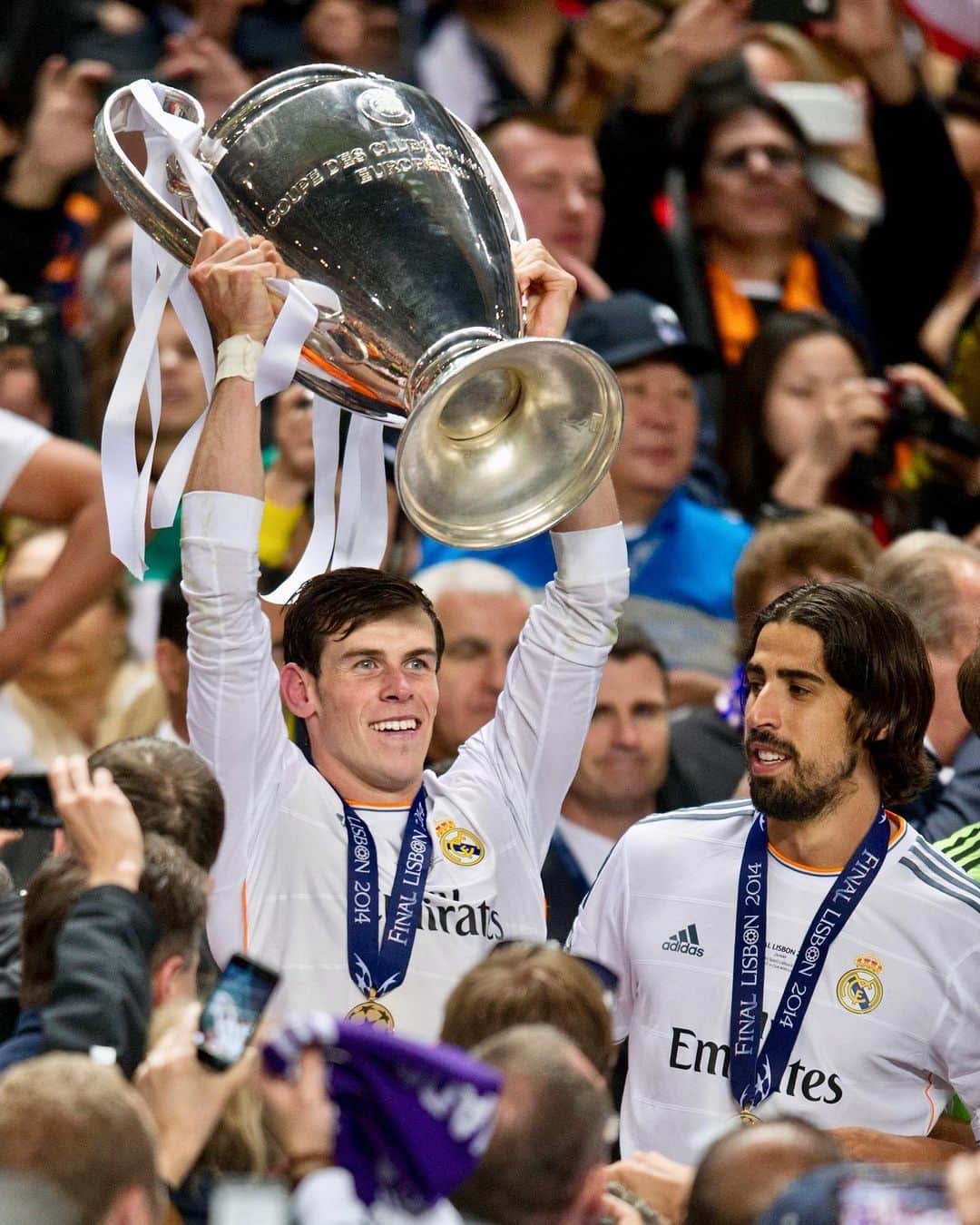 サミ・ケディラのインスタグラム：「Congrats on your amazing journey! Many great memories. It was a pleasure, my friend. 👏 @garethbale11」