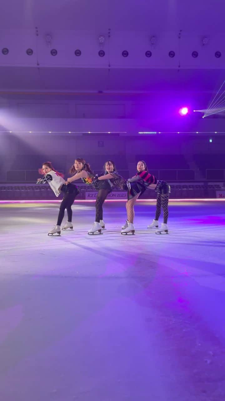 ミン・ユラのインスタグラム：「Thank you Ice Explosion for giving me the opportunity to choreograph my first group number! And huge thanks to my girlies for being absolutely amazing to work with. I think the world needs more Kpop on ice. What do you think? ⚠️BLACKPINK⚠️  • • • • • #blackpink #figureskating #shinyokohama #iceexplosion2023 #kpop」