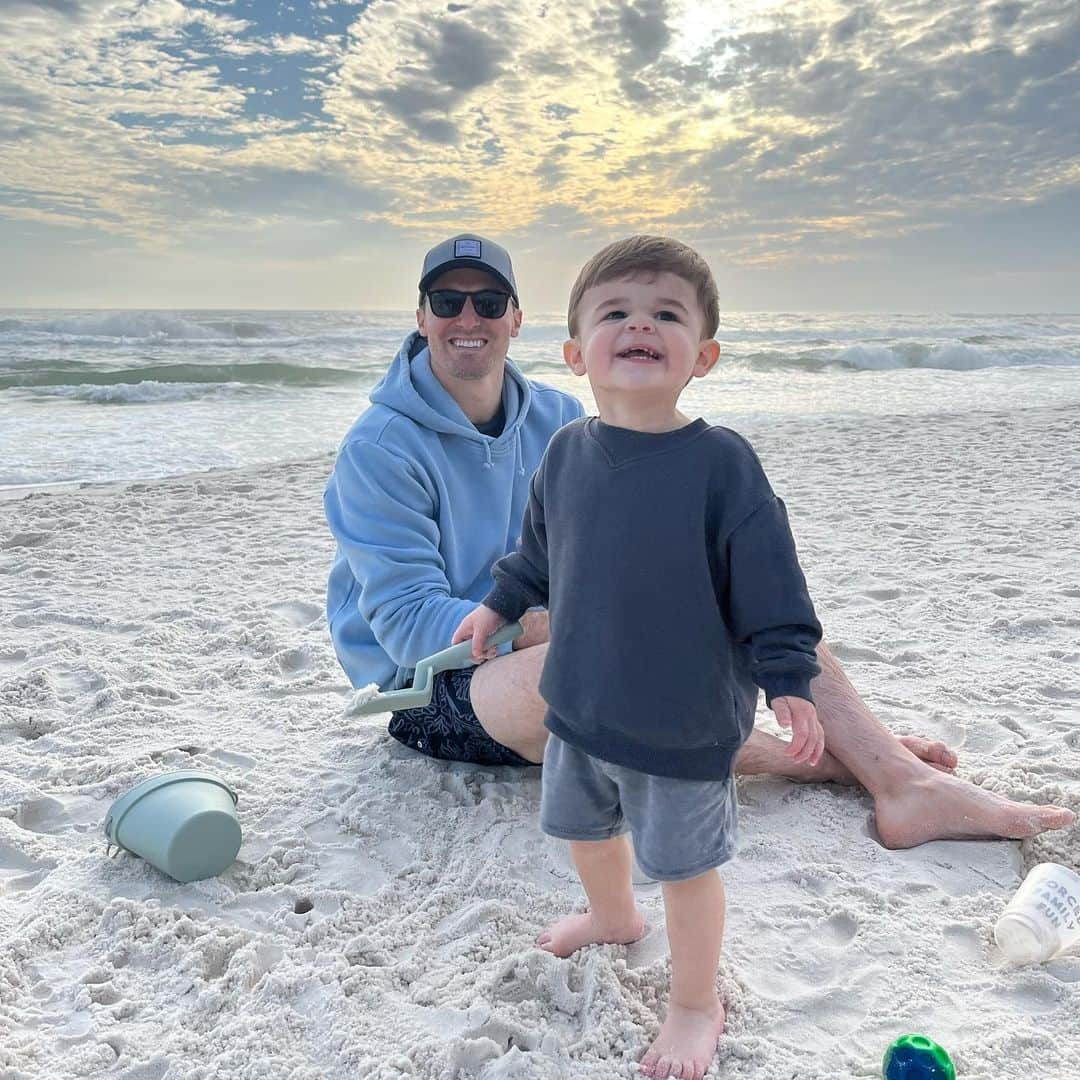 ロス・ストリップリングさんのインスタグラム写真 - (ロス・ストリップリングInstagram)「Jman enjoyed his first beach vacation」1月10日 11時57分 - ross_stripling