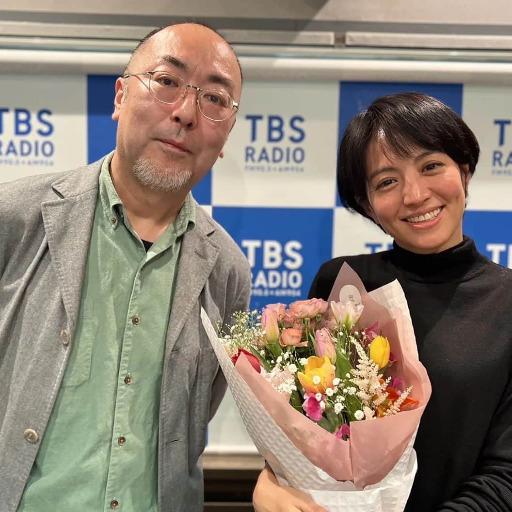 ブルボン小林さんのインスタグラム写真 - (ブルボン小林Instagram)「昨日のTBSラジオ「たまむすび」。 スタッフからの誕生日プレゼントを「へその緒かな？」と開封する赤江さん。  「教えて！ブルボンさん」に投稿くださった皆さんありがとうございました。  #たまむすび #tama954」1月10日 9時58分 - bourbon_kobayashi
