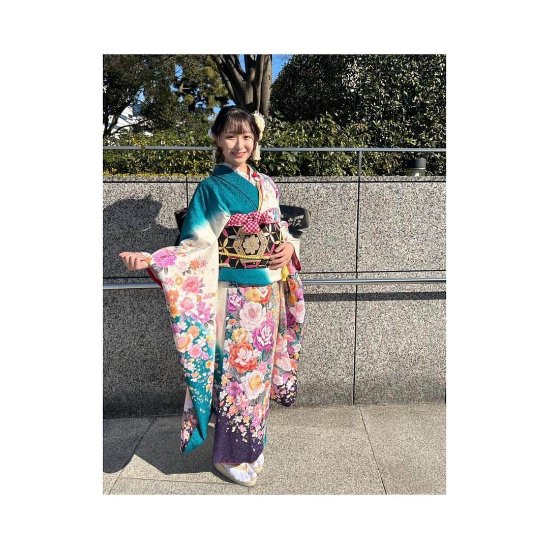 古川舞歌さんのインスタグラム写真 - (古川舞歌Instagram)「無事成人式を迎えることができました🤍  久々に友達にも会えて嬉しかったです🫶 振袖に合わせた素敵なお花も頂きました💐  1歩ずつ大人になれるよう 自覚を持ち過ごしていきたいと思います🍀  #成人式 #20歳の集い」1月10日 21時04分 - maikafurukawa