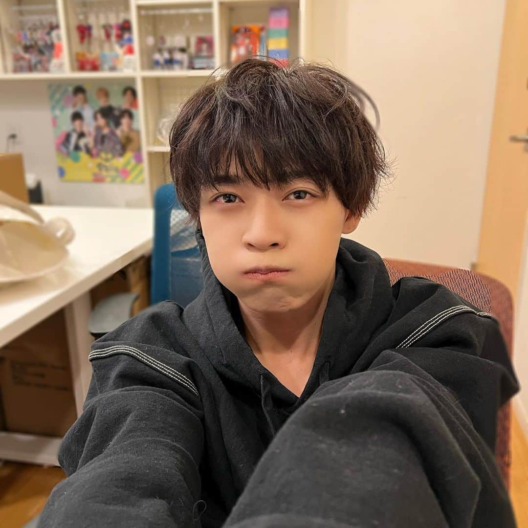 のインスタグラム：「髪の毛暗くした！」