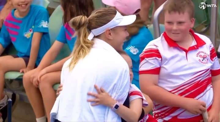 のインスタグラム：「My reward for my win today 😊🤍 #cutie」