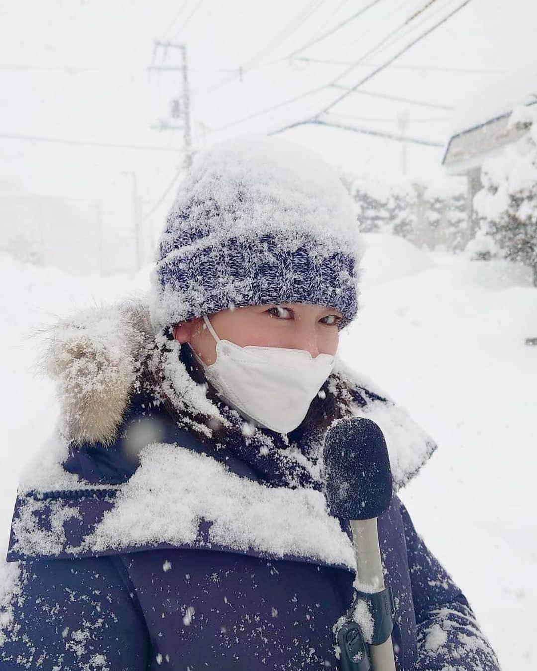 岡安弥生のインスタグラム：「またまた雪だるま(≧∀≦) #大雪#リポート#雪だるま#札幌#羽鳥慎一モーニングショー #report」